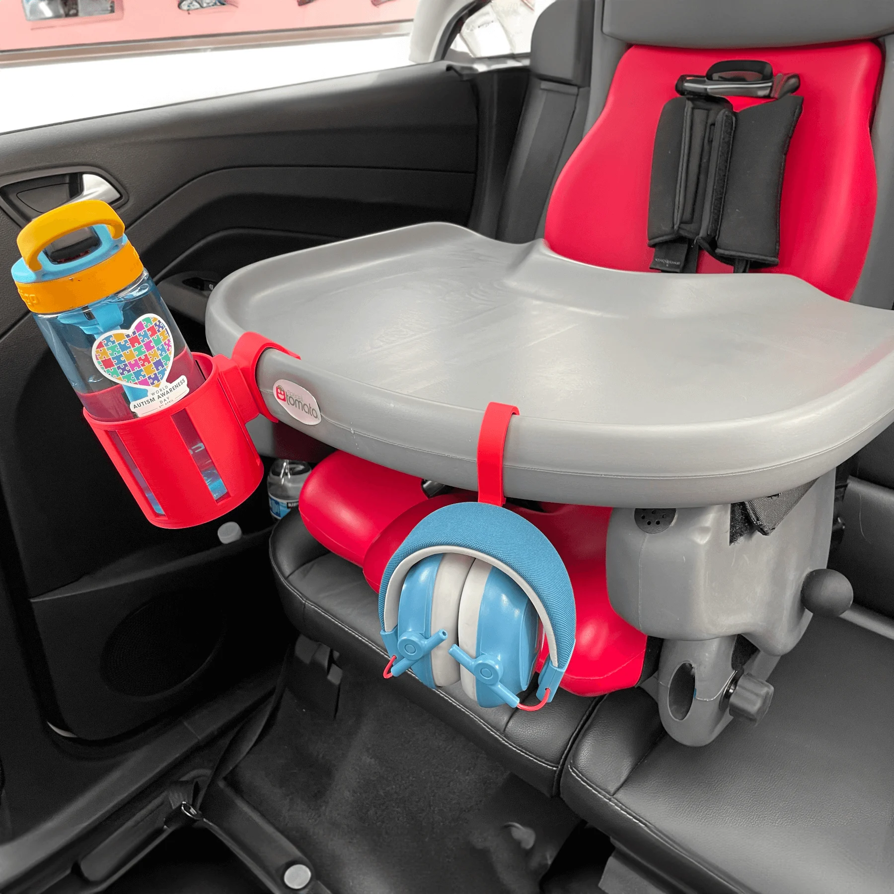 Special Tomato cup and headphone clips in use